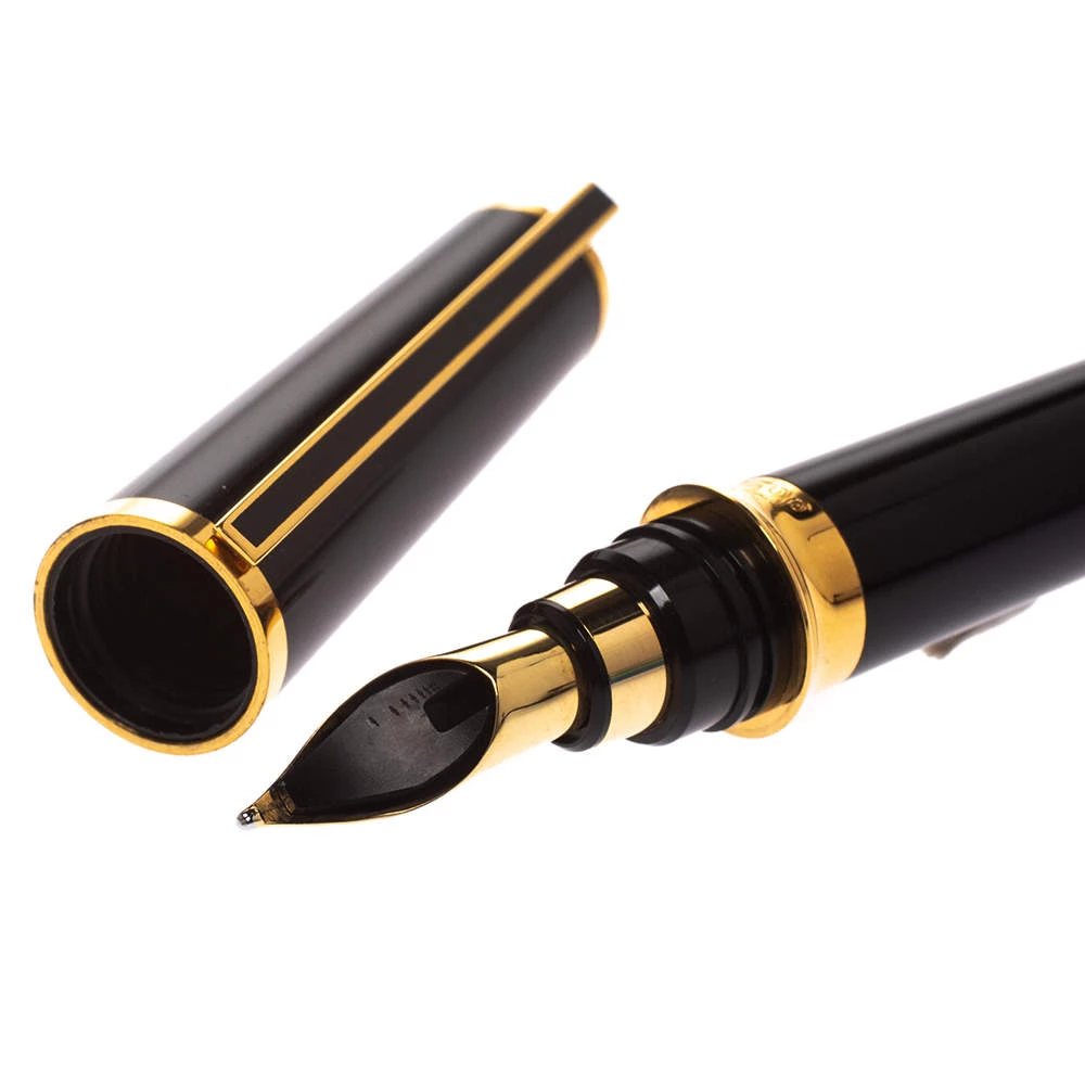 S.T. Dupont Montparnasse Black Lacquer Gold Plated Fountain Pen For Men - Image 2